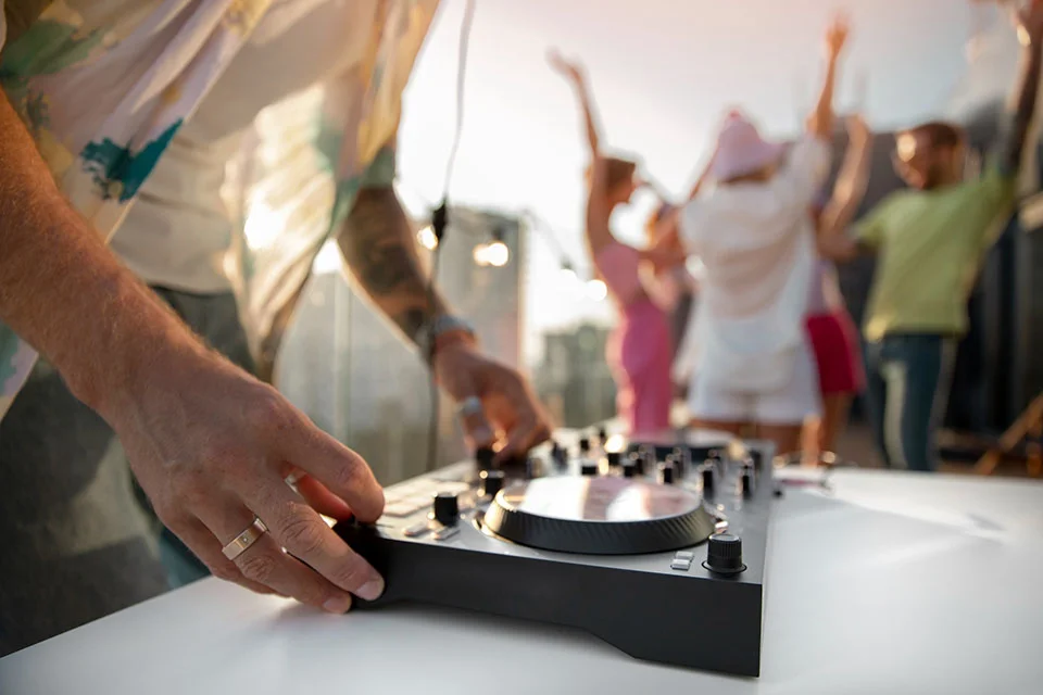 Live DJ Performances